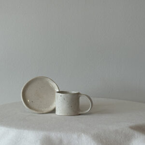 Taza de café con platito